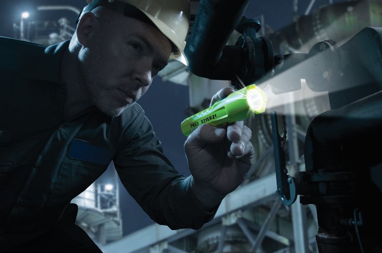 Peli 3315RZ1 ATEX Light in action