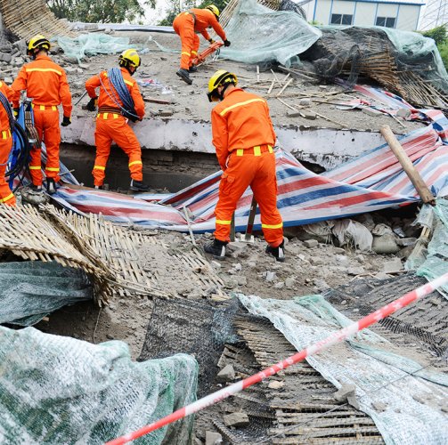 Vialite - Search and Rescue forces search through a destroyed building